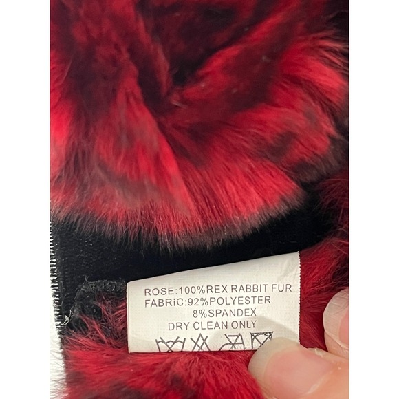 Elegant Red and Black Floral Scarf - Picture 2 of 6